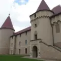 Visitar Castillo de Bouzov en República Checa: guía de horarios y precios