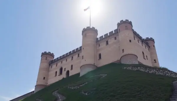 Guía para visitar el Castillo de Feria en Badajoz: horarios y precios 2025