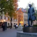 Dónde encontrar la estatua Memorial de Franz Kafka en Praga