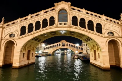 Puente de Rialto, el icónico símbolo del Gran Canal de Venecia 2025